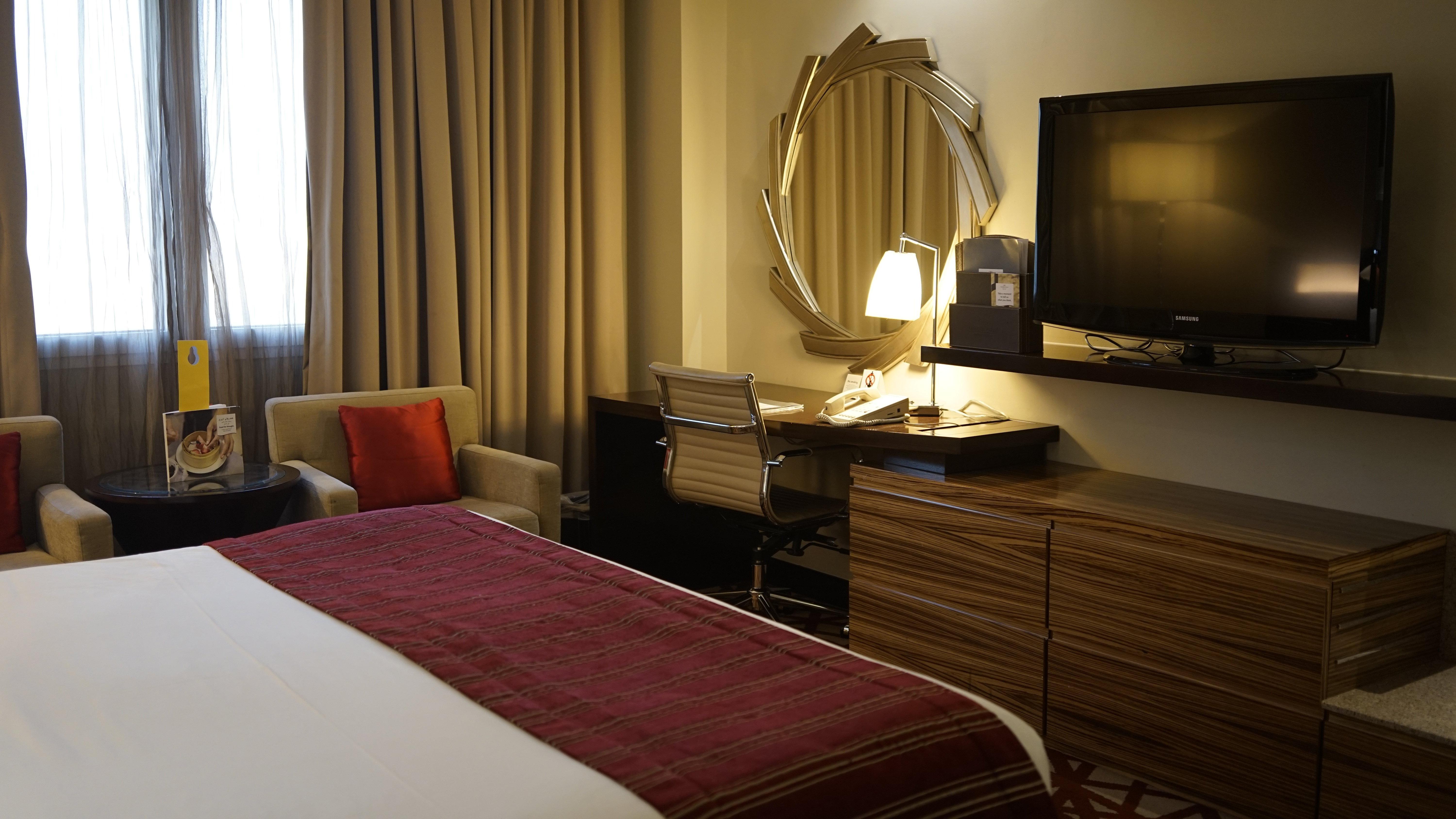 Crowne Plaza Dubai Deira By Ihg Hotel Екстериор снимка A room at the hotel