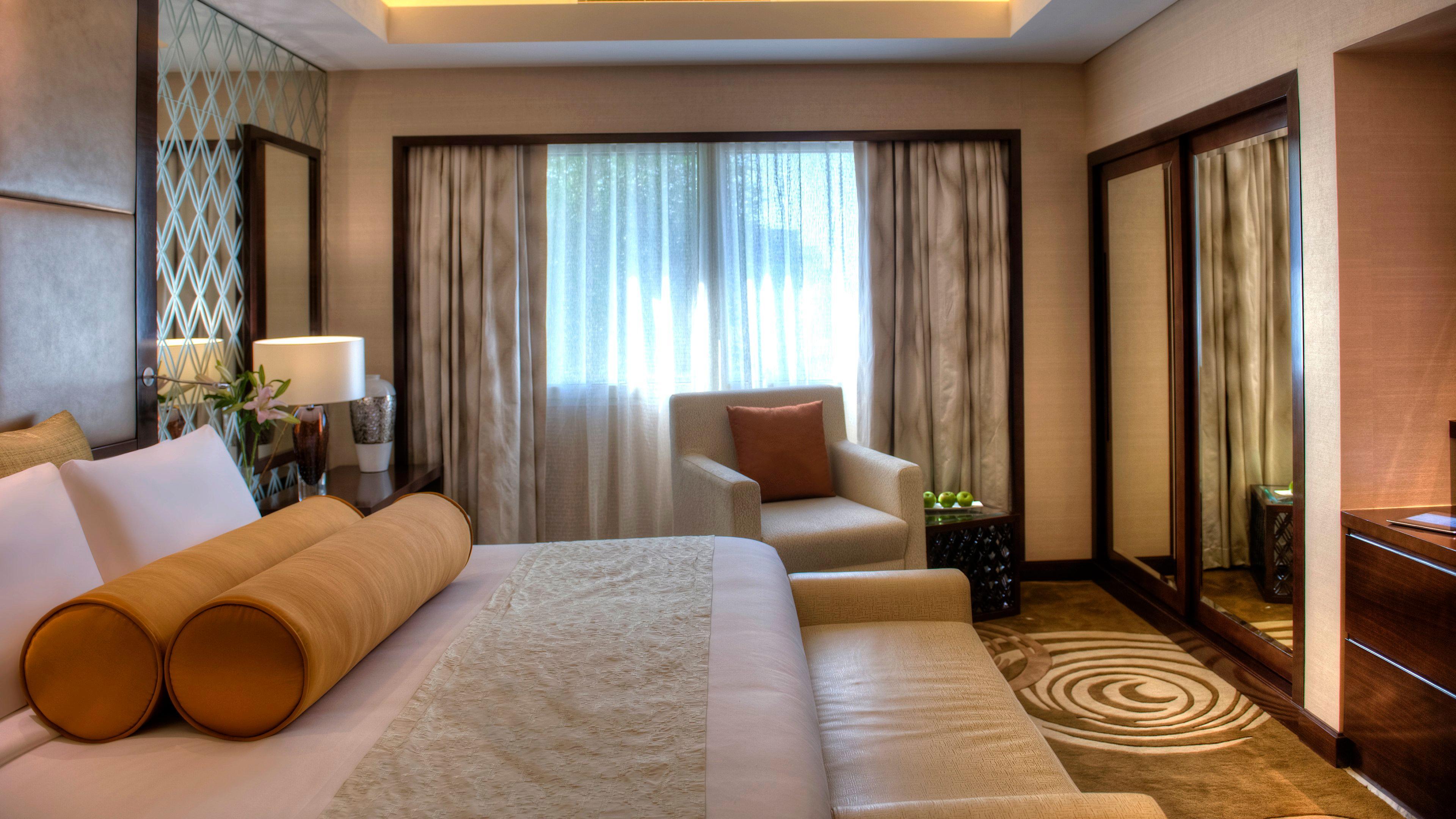 Crowne Plaza Dubai Deira By Ihg Hotel Екстериор снимка A bedroom at the Taj Bengal