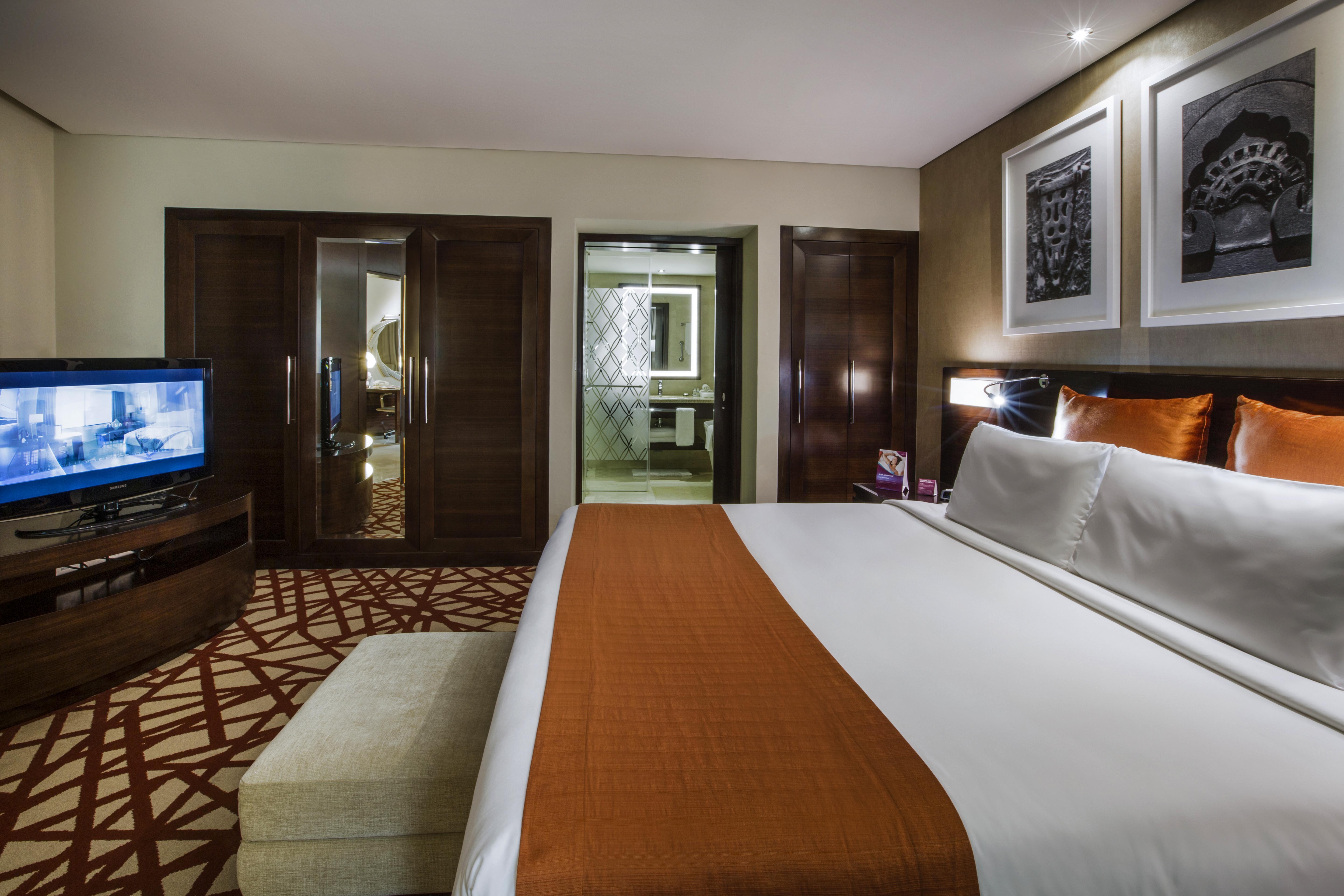 Crowne Plaza Dubai Deira By Ihg Hotel Екстериор снимка Deluxe room