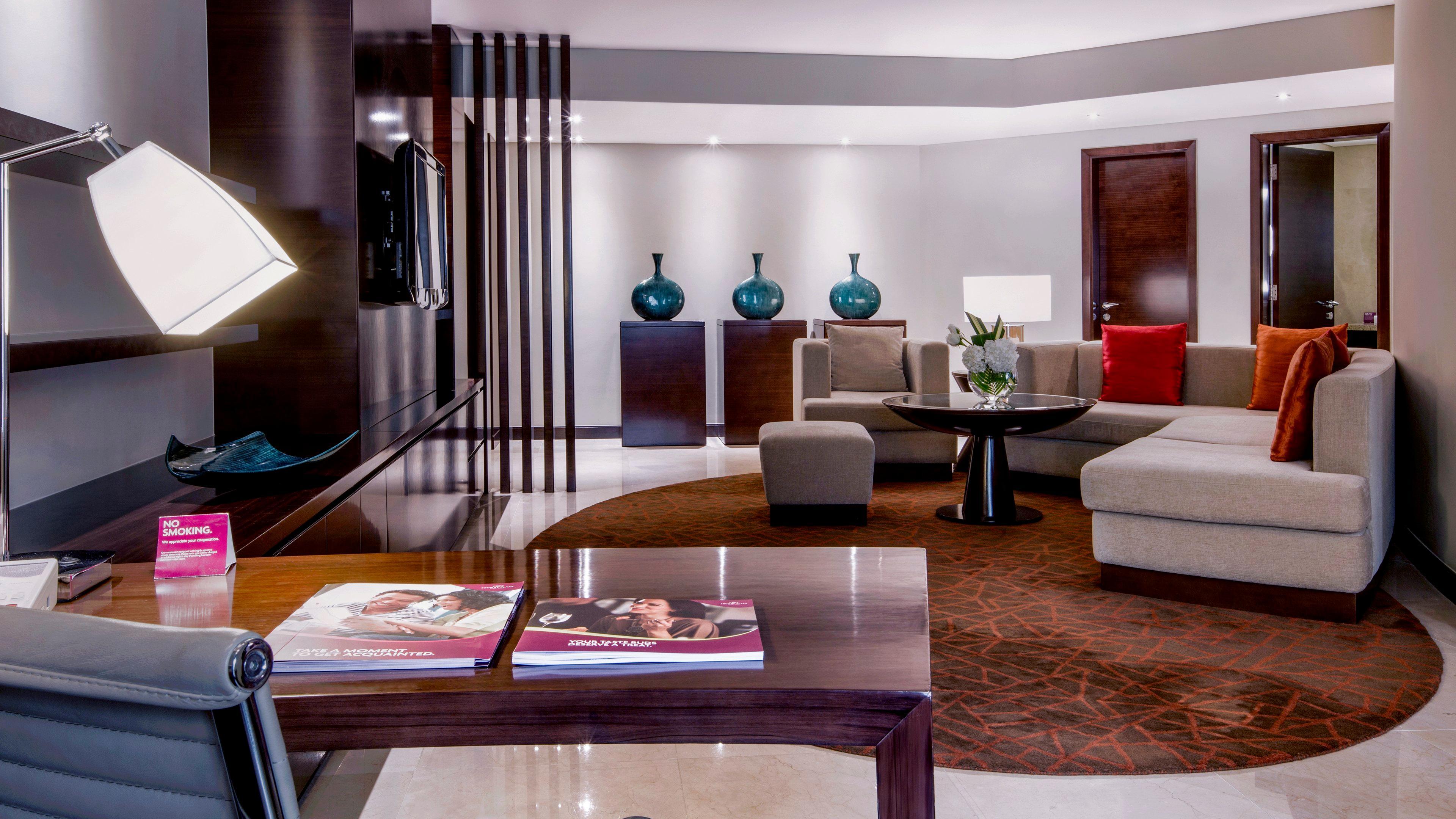 Crowne Plaza Dubai Deira By Ihg Hotel Екстериор снимка A suite at the W Doha