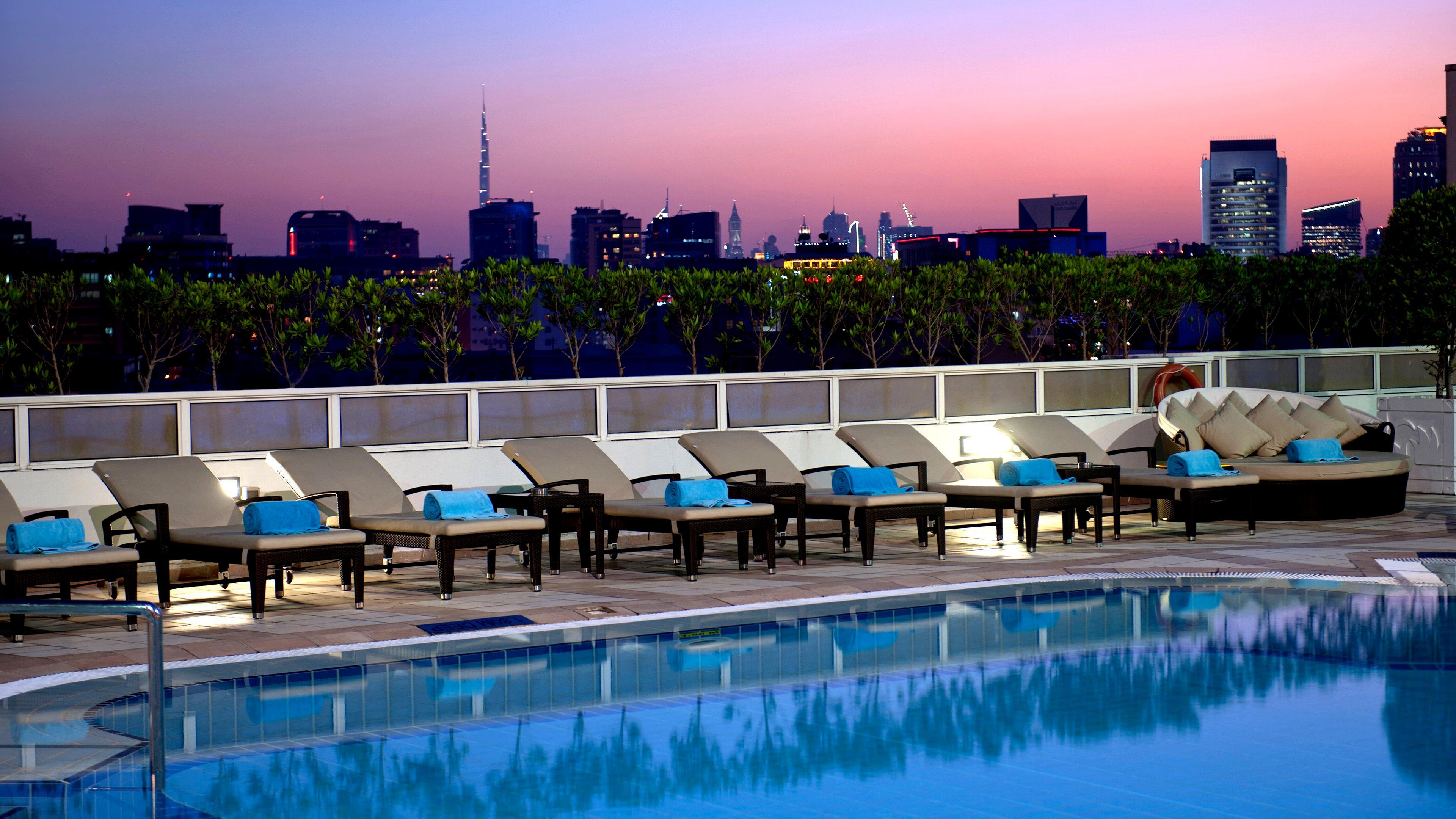 Crowne Plaza Dubai Deira By Ihg Hotel Съоръжения снимка Rooftop pool at the W Hollywood