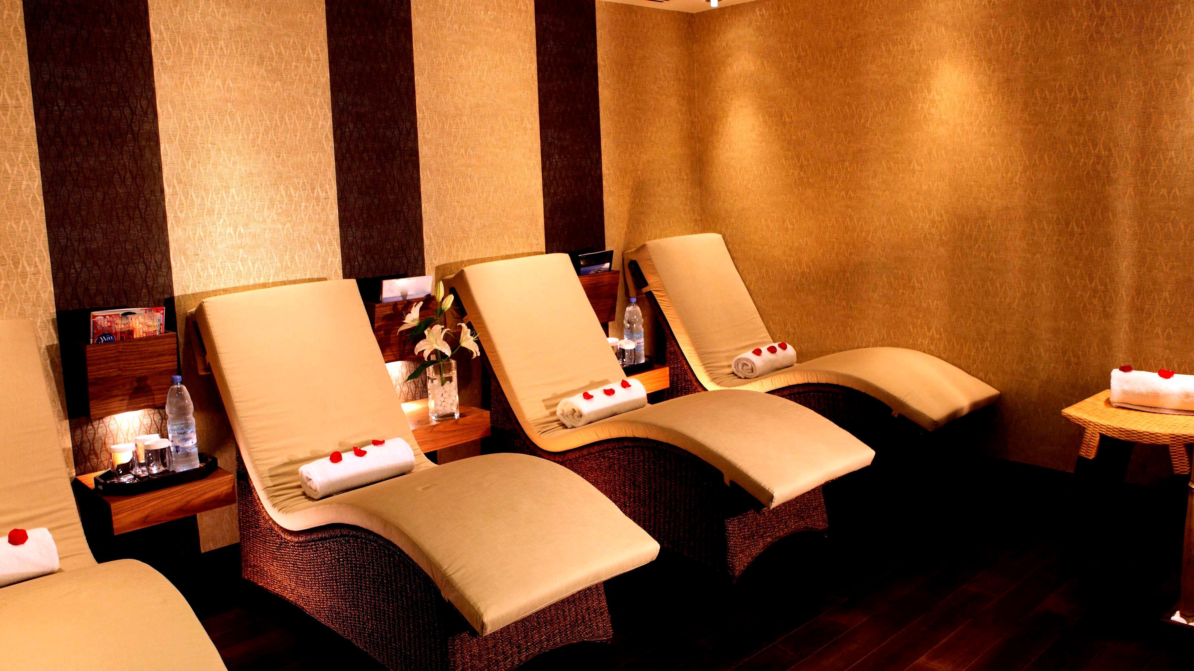 Crowne Plaza Dubai Deira By Ihg Hotel Екстериор снимка The spa at the Taj Mahal Palace, Mumbai