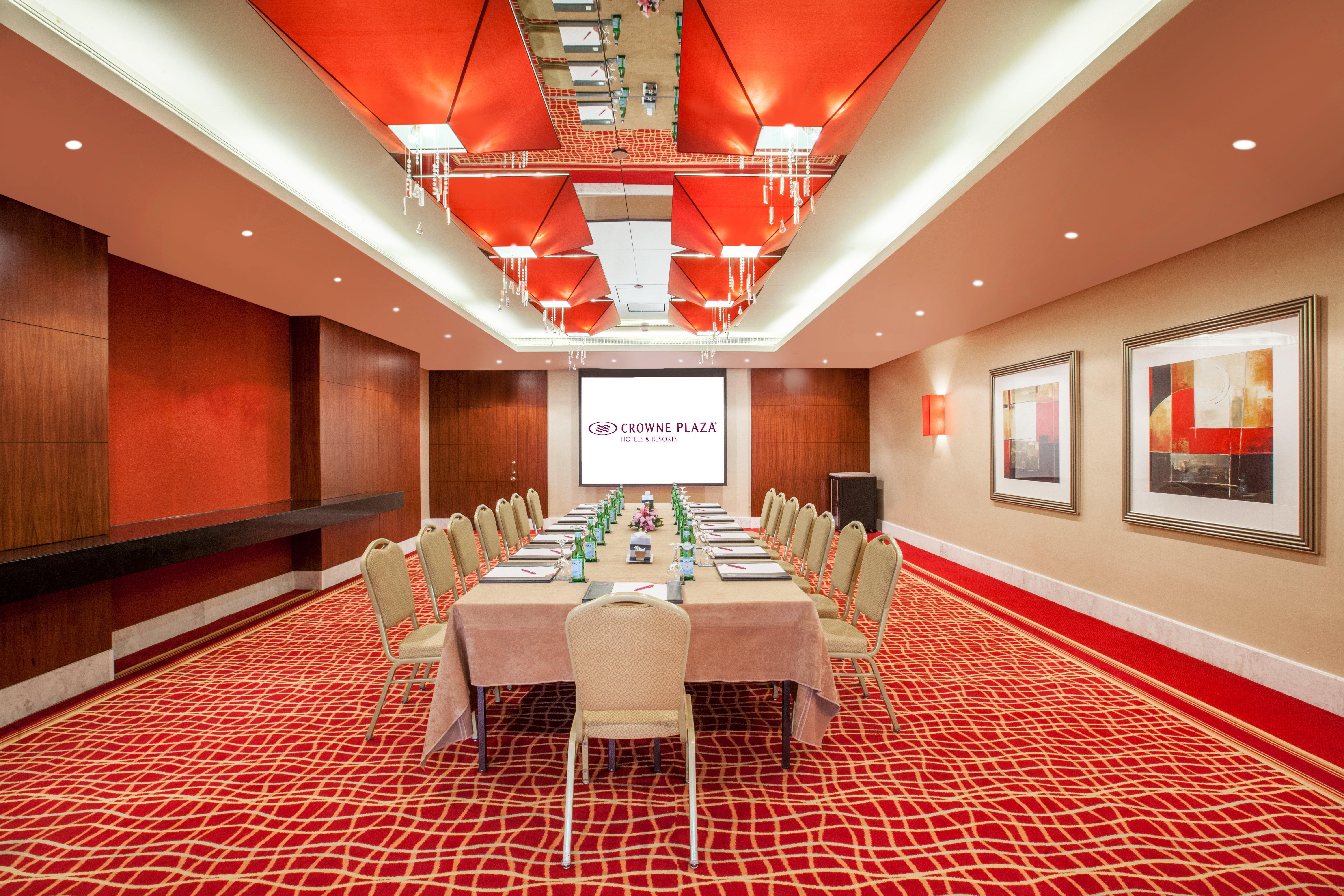 Crowne Plaza Dubai Deira By Ihg Hotel Екстериор снимка Meeting room