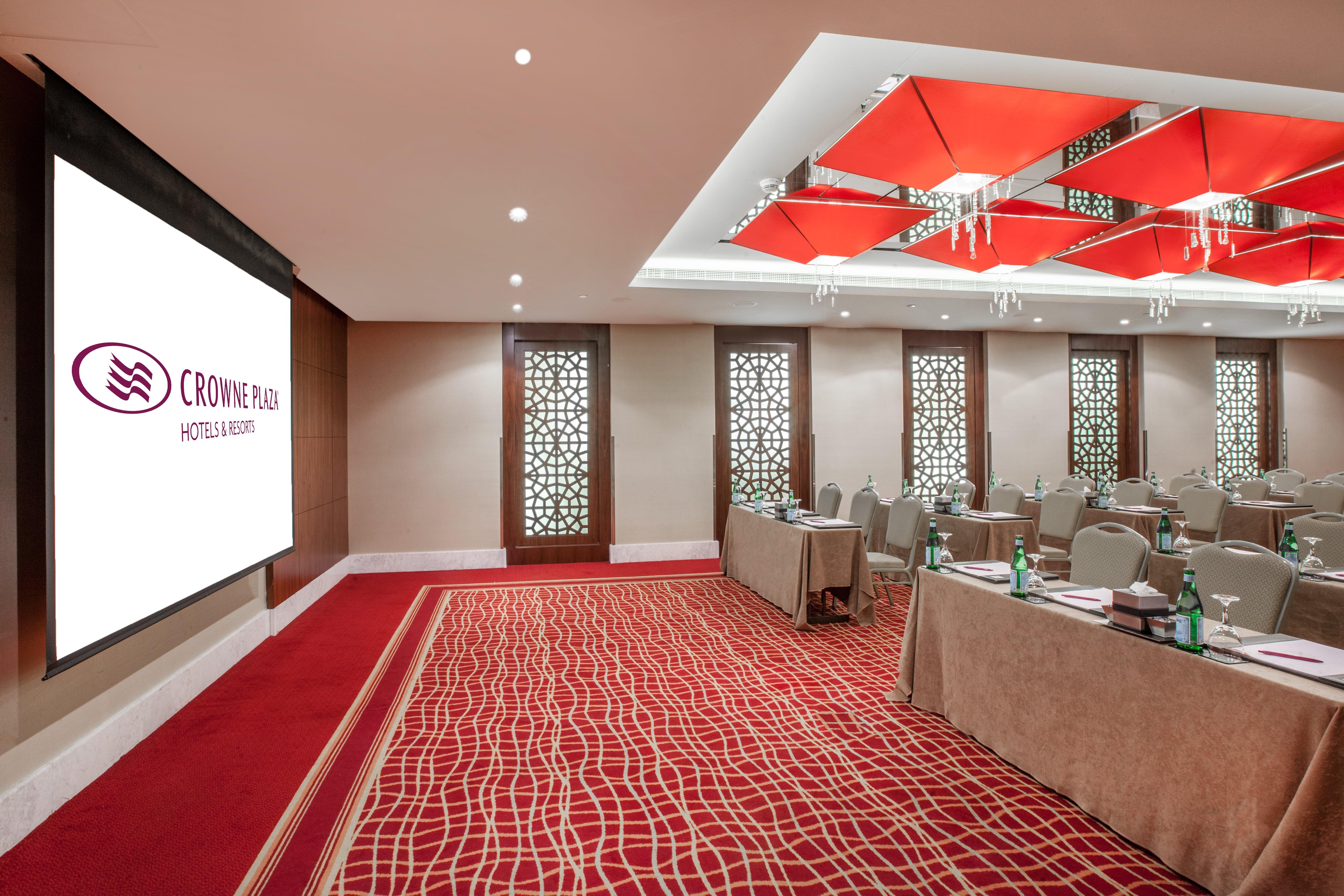 Crowne Plaza Dubai Deira By Ihg Hotel Екстериор снимка Meeting room