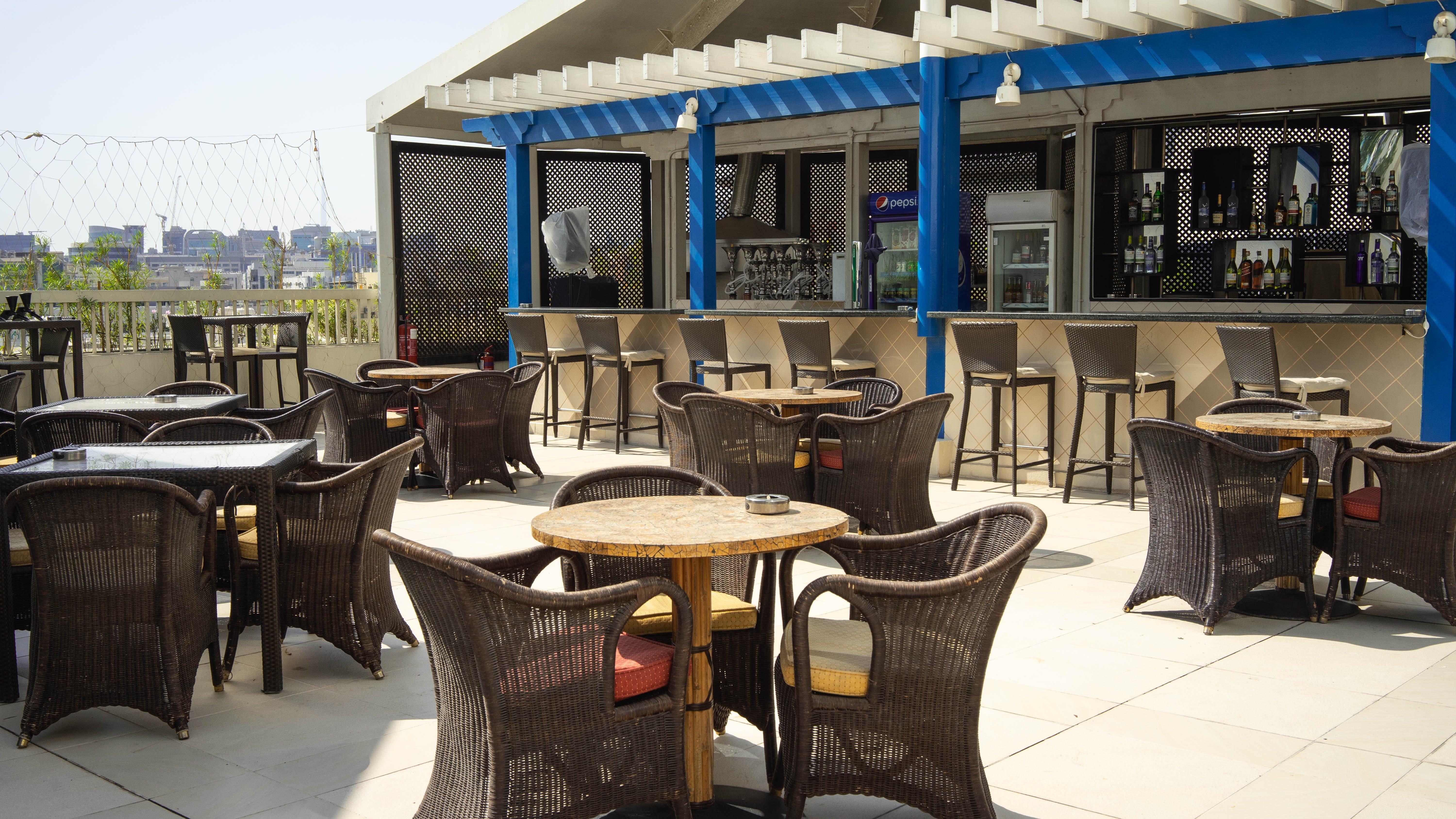 Crowne Plaza Dubai Deira By Ihg Hotel Екстериор снимка The Sky Bar