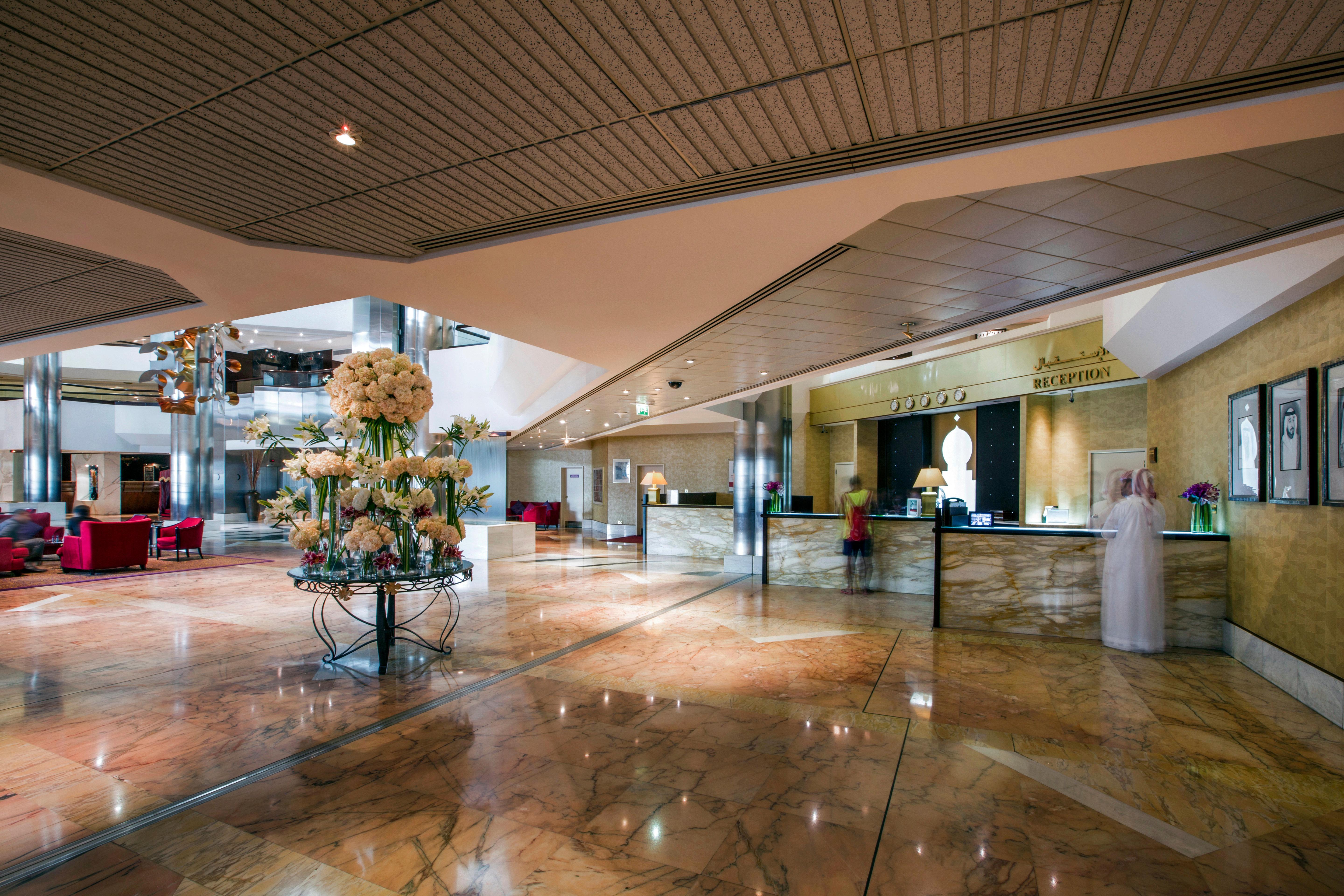 Crowne Plaza Dubai Deira By Ihg Hotel Екстериор снимка Lobby