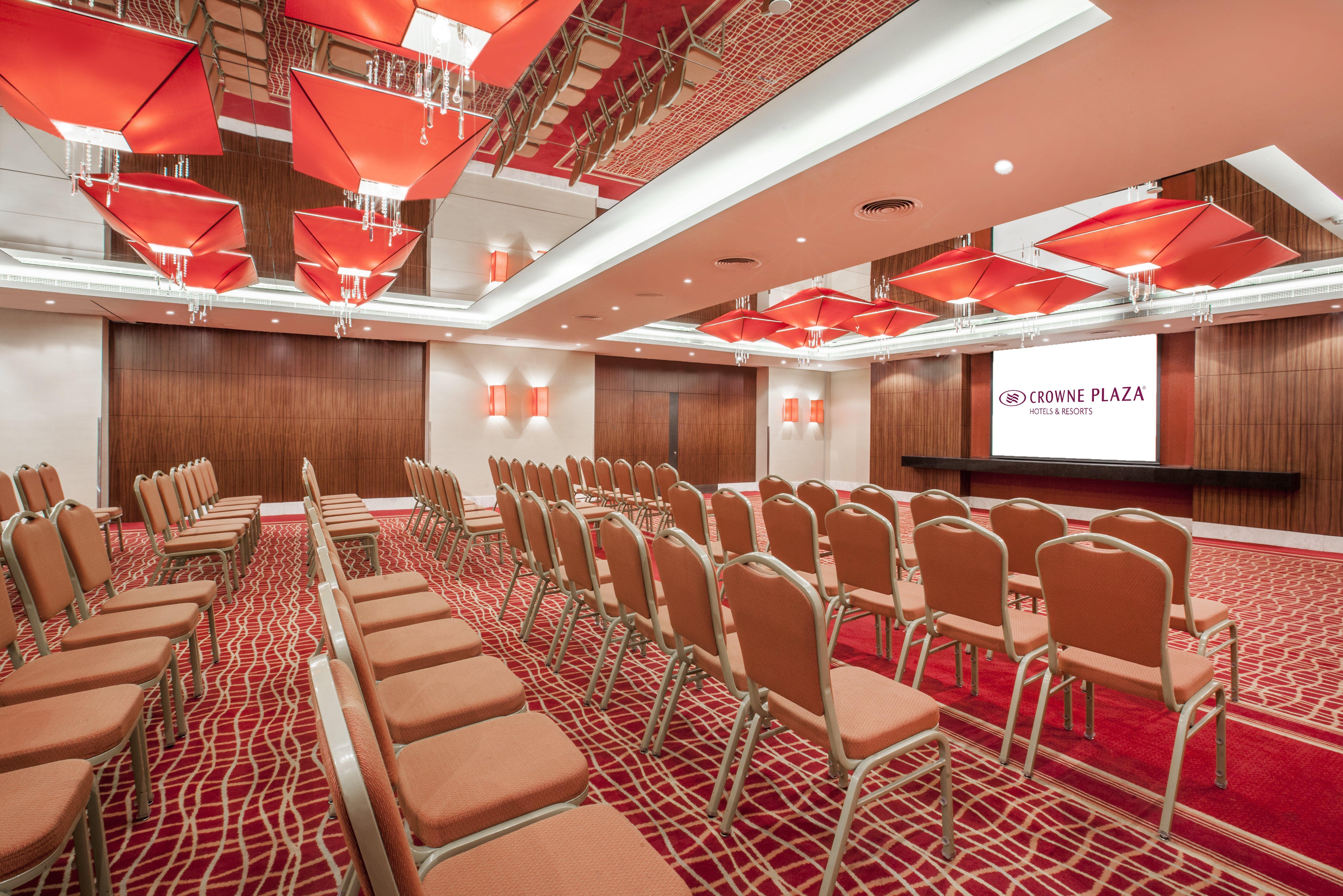 Crowne Plaza Dubai Deira By Ihg Hotel Екстериор снимка Meeting room