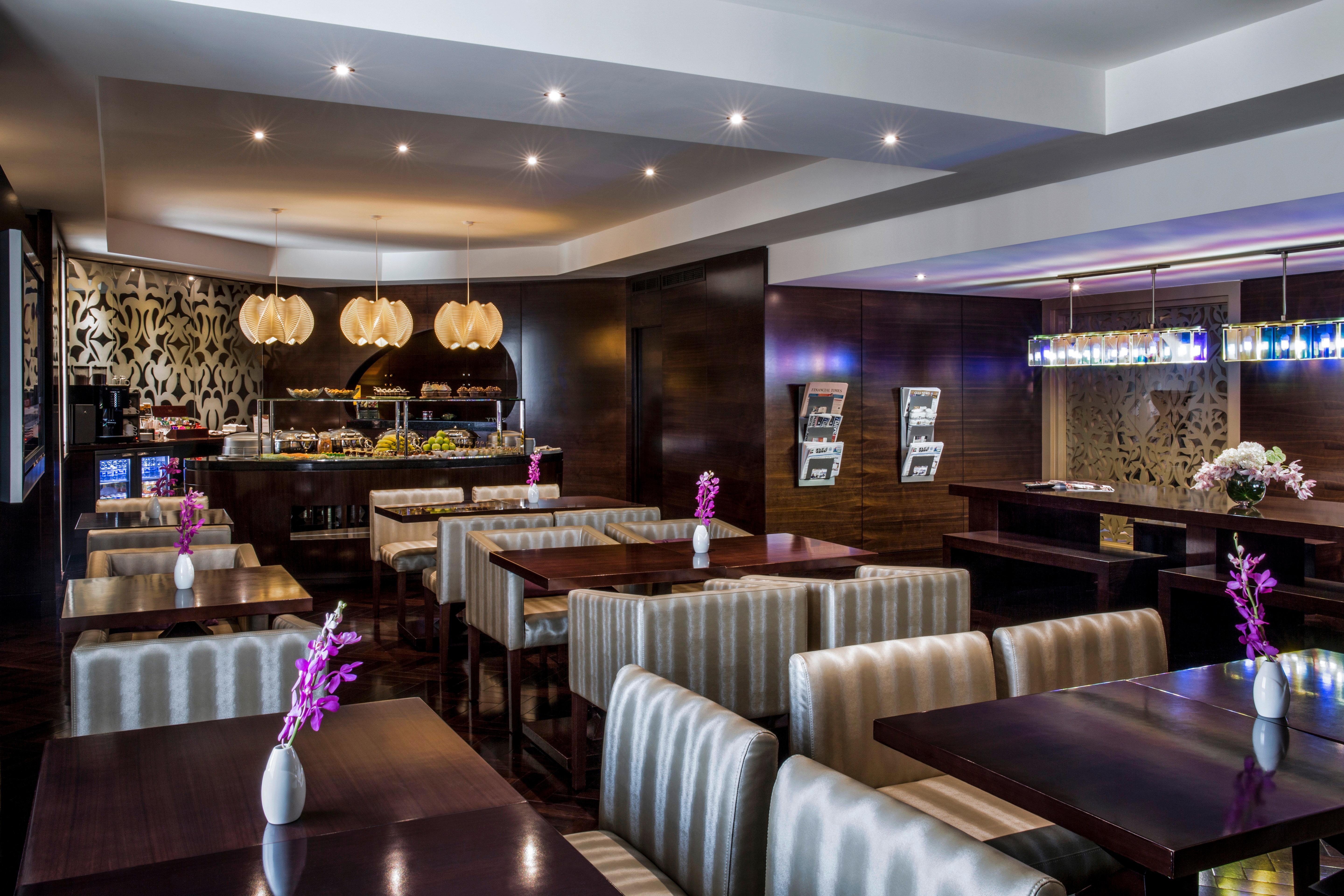 Crowne Plaza Dubai Deira By Ihg Hotel Екстериор снимка The interior of the restaurant