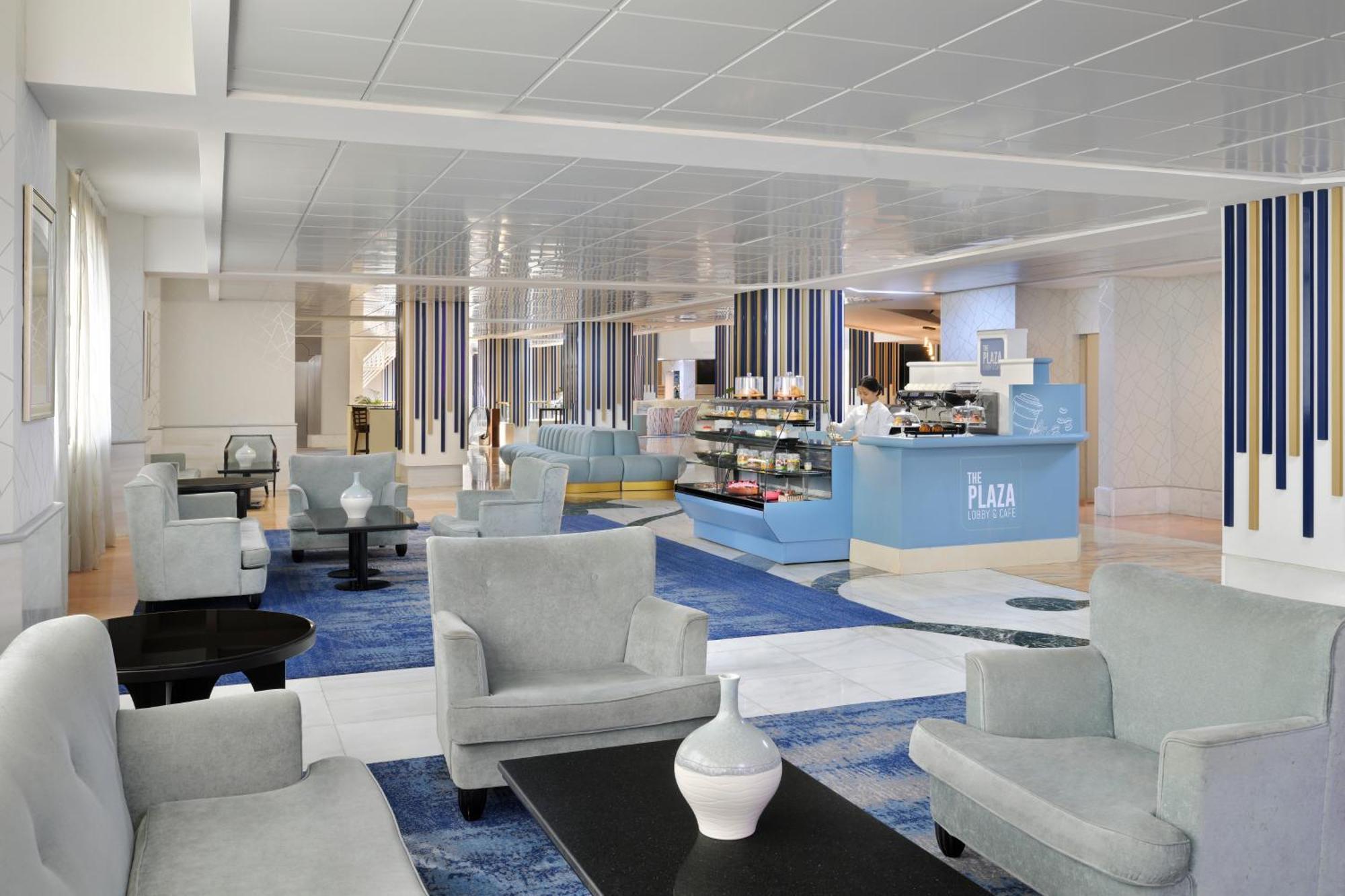 Crowne Plaza Dubai Deira By Ihg Hotel Екстериор снимка The Plaza Lounge at London Heathrow Airport